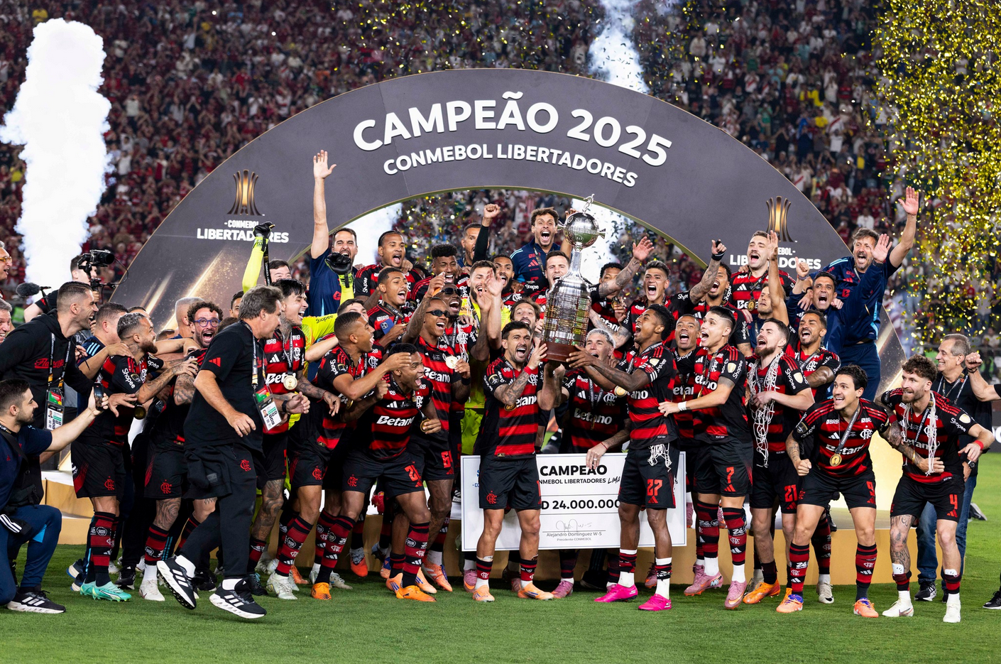 imagenes/fotos_noticias/copalibertadores25_1381382720.png
